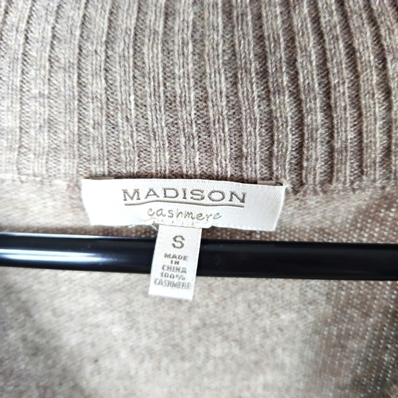 Cashmere Madison Sweater Sz Small - Picture 6 of 6